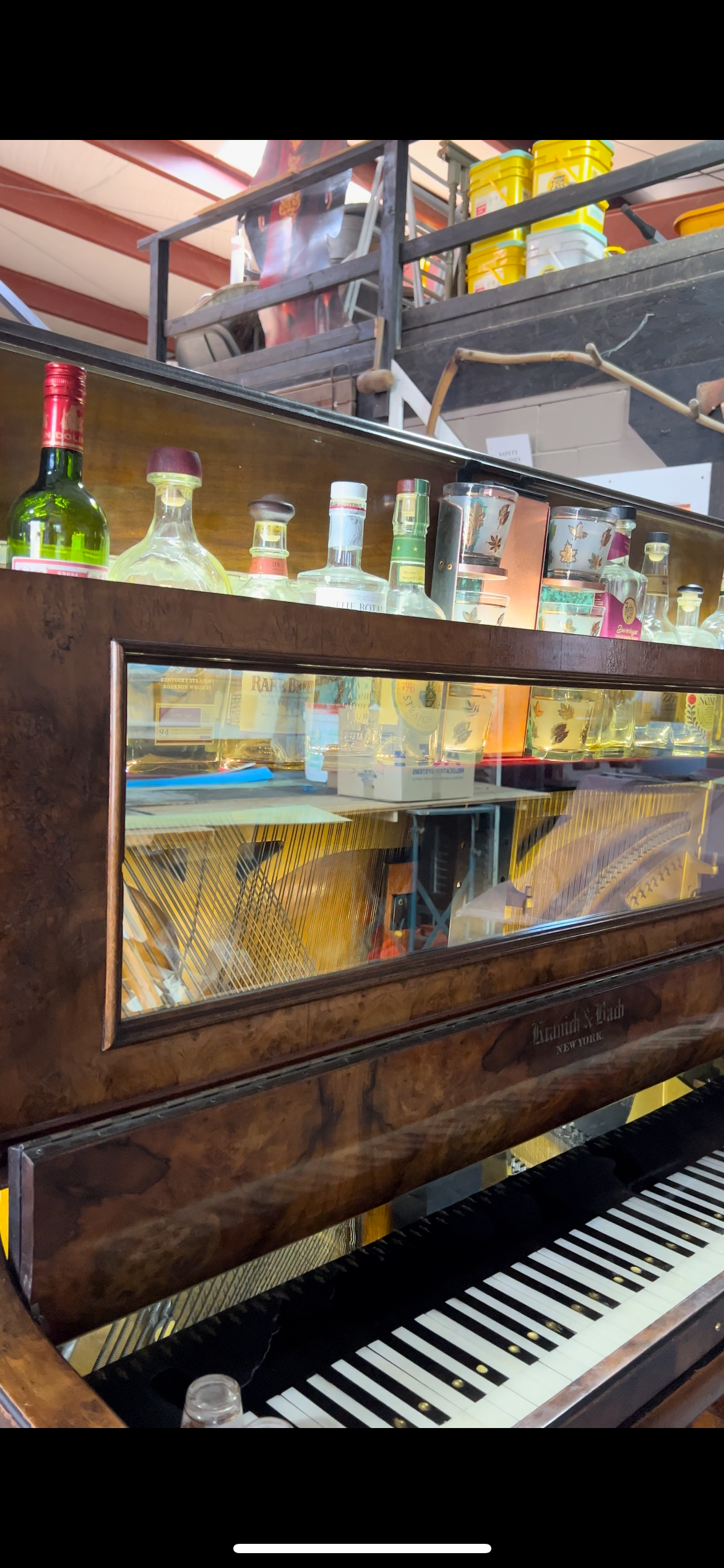 Piano bar